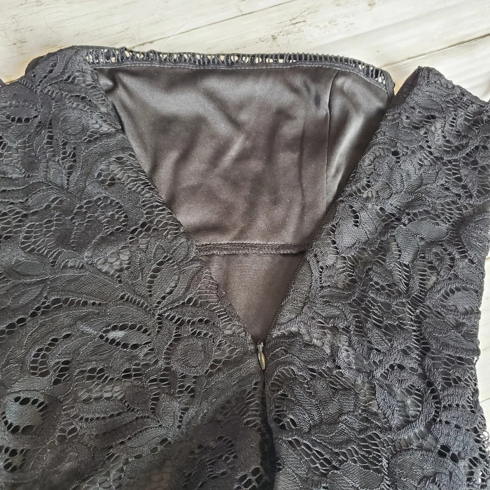 Nwt topshop little black dress lace mini high neck lace size‎ 4